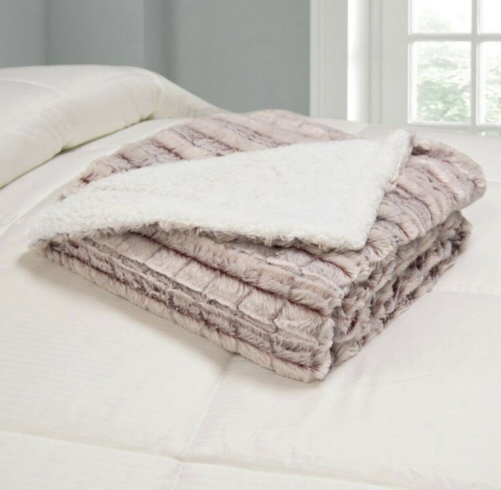 Royal Luxe Luxury Micromink Reversible Sherpa Blanket Throw RED NEW